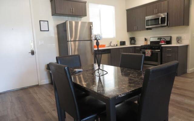 Fully Furnished Apartments near Hollywood