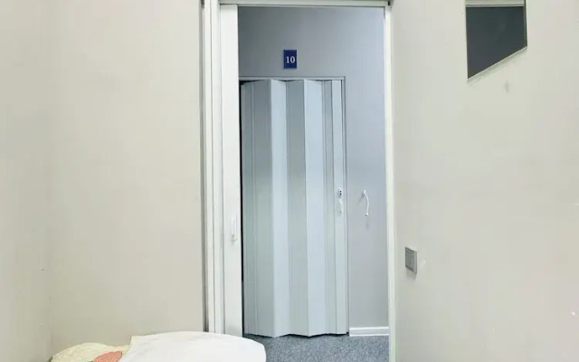 Center Capsule Hotel
