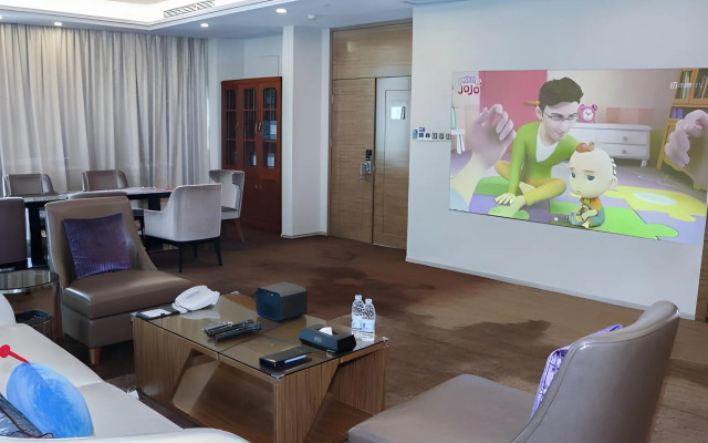 Shenzhen Baoan PLUS Gems Cube Hotel