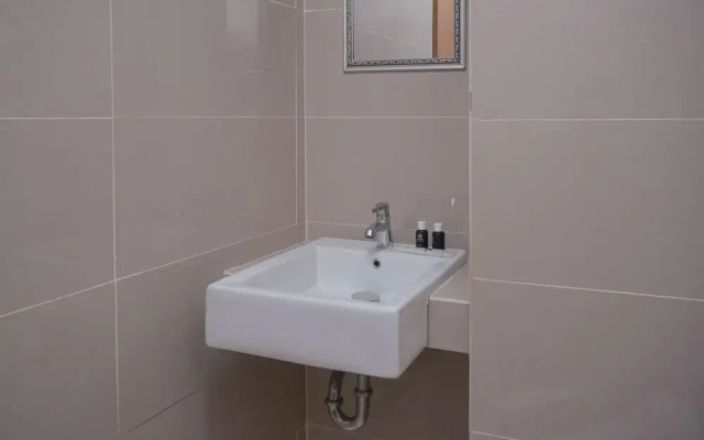Convenient Studio Apartment At B Residence
