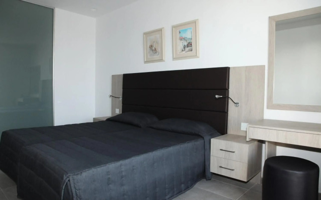 Dionysos Central Hotel