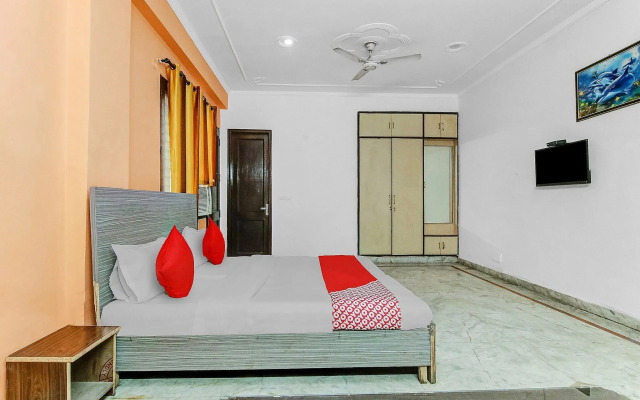 Flagship Hotel Orlov