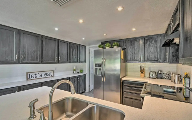 Near Golfing: Mesa Escape w/ Pool & Yard