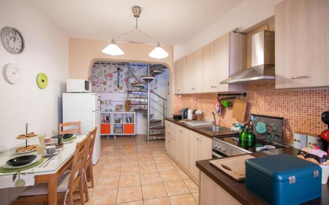 Jo's Guesthouse, Benitses