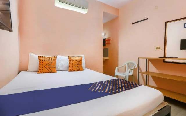 Spot On 701306 Annai Guest House