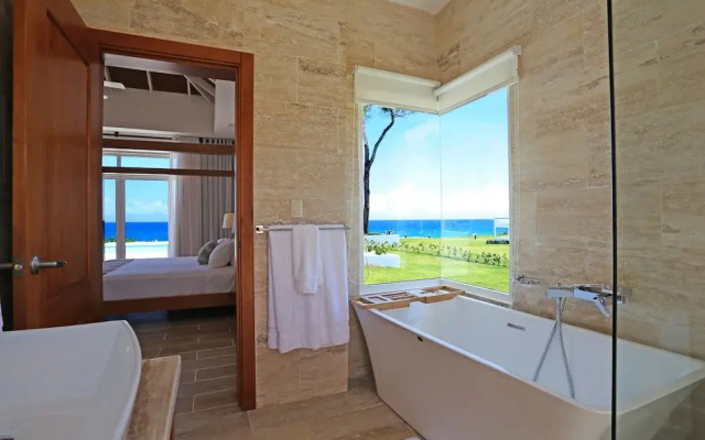 Ocean Front Villa Deluxe 4 Bedroom