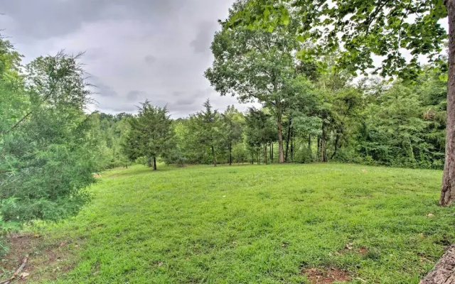 Hike, Sip & Unwind! Mill Spring Cabin Near Winery