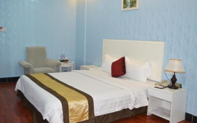 Selina Holiday Hotel Minzhi Branch