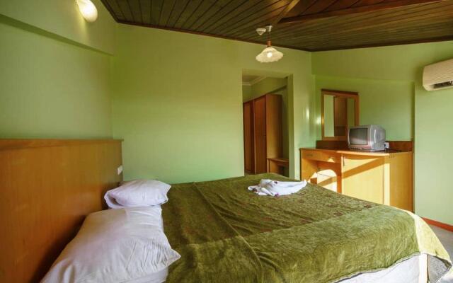 Larissa Inn Hotel
