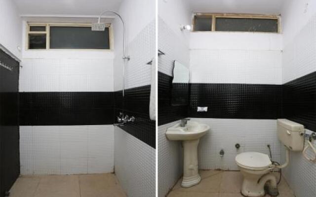 OYO 28411 Taj Guest House
