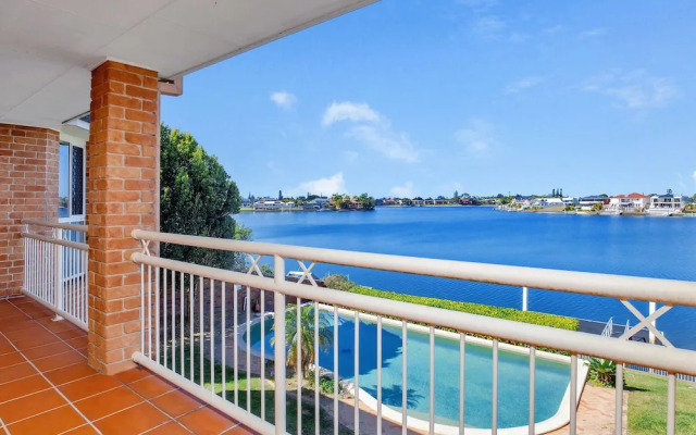 Kozyguru | Mermaid Waters | Waterfront With Private Jetty