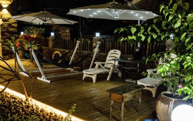 Shi'er Hostel
