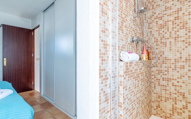 Charming Holiday Home in Empuriabrava With Pool
