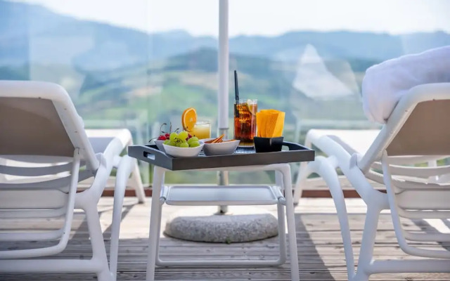 Aura Relais