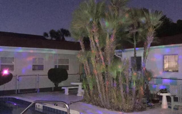 Sun Island Motel