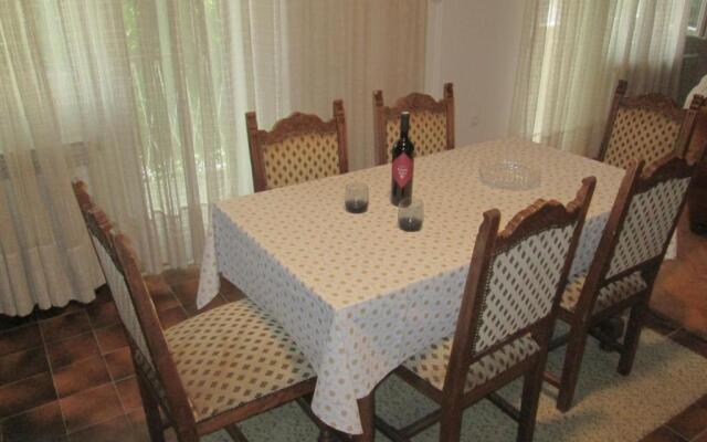 Velin Apartment