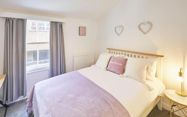 Host & Stay - The Lookout @ Scarborough