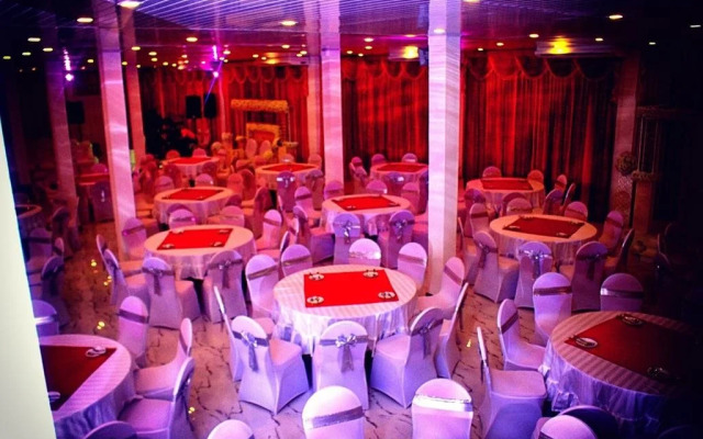 Gandhi Guest House & White Palace