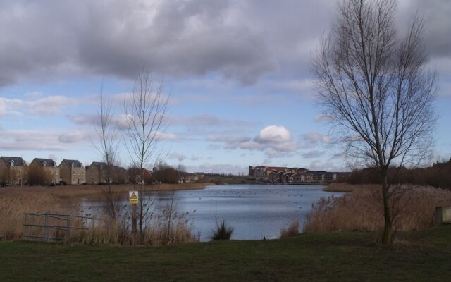 Sunny Lakeside Homestay