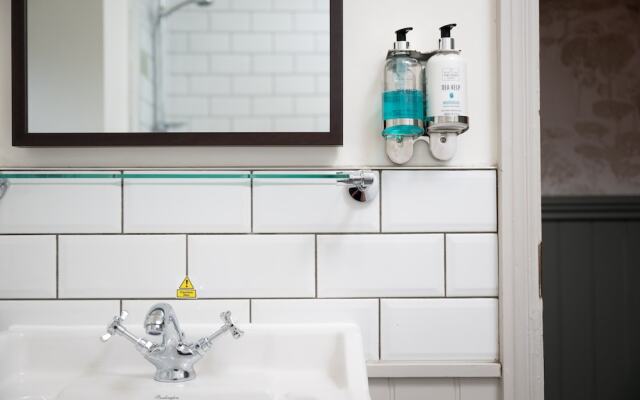 Rockingham Arms by Greene King Inns