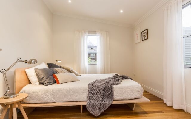 Stylish 3 Bedroom Pool House In Surry Hills