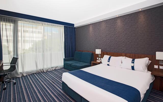 Holiday Inn Express Lisbon - Alfragide, an IHG Hotel