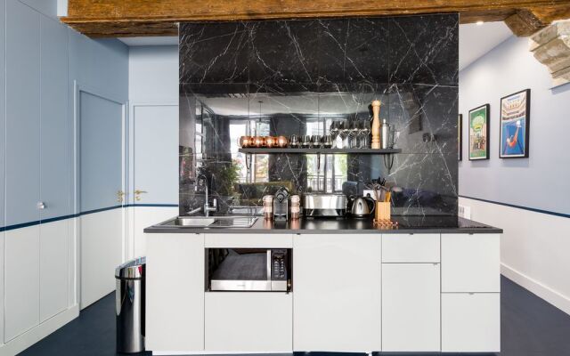 Luxury 3 Bedroom 2 Bathroom Loft - Louvre Museum