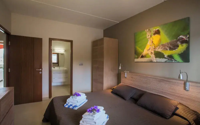 Spanish Water Apartments