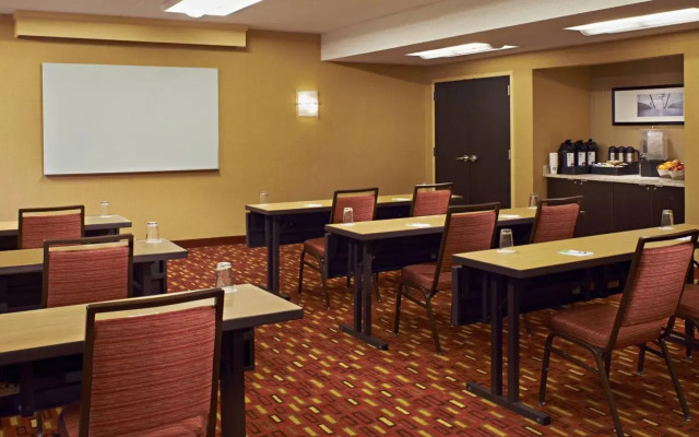 Courtyard by Marriott Chicago Highland Park/Northbrook