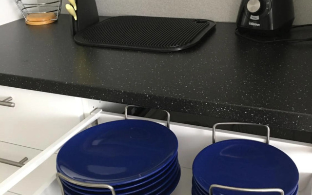 Tilava talo lähellä keskustaa