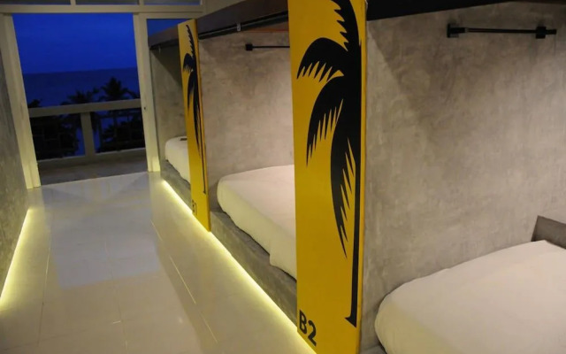 Oasis Hotel-Pods - Adults Only