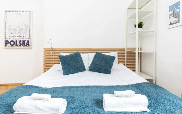 WS 3-Bedroom Old Town Apartment