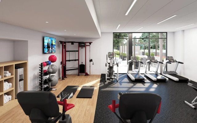 Staybridge Suites Montréal Airport - St-Laurent By IHG