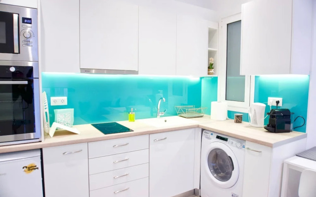 Calm and Serene Apt in Athens center