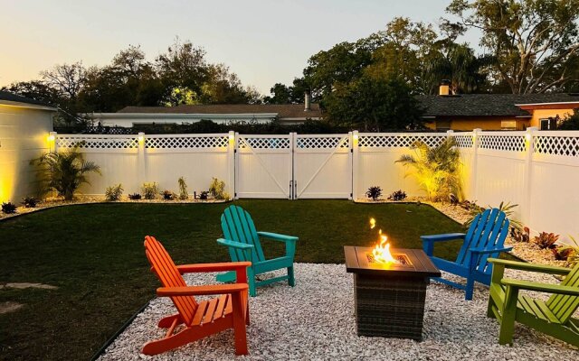 Tampa Bay Area Cottage w/ Gas Grill and Fire Pit!
