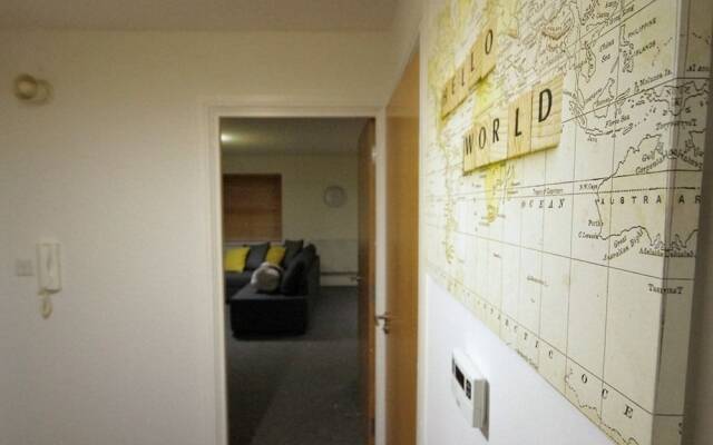 Kings Court Apartment