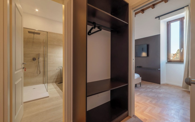Modern Rooms & Apartments near Colosseum