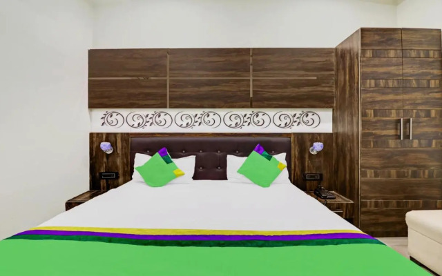 Itsy Hotels Anjali Mahal 500, Mtrs From Mathura Railway Station