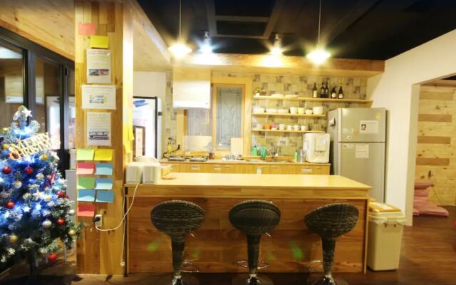Melon Guesthouse - Hostel