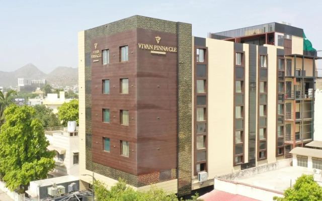 Hotel Vivan Pinnacle