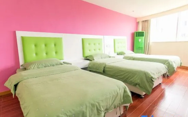 Kunshan Rongding Hotel (Yushan Square Subway Station Branch)