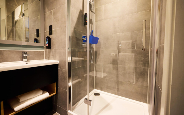 Holiday Inn - the niu, Loom Manchester North by IHG