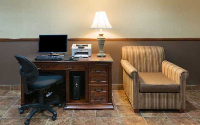 Holiday Inn Express Show Low by IHG