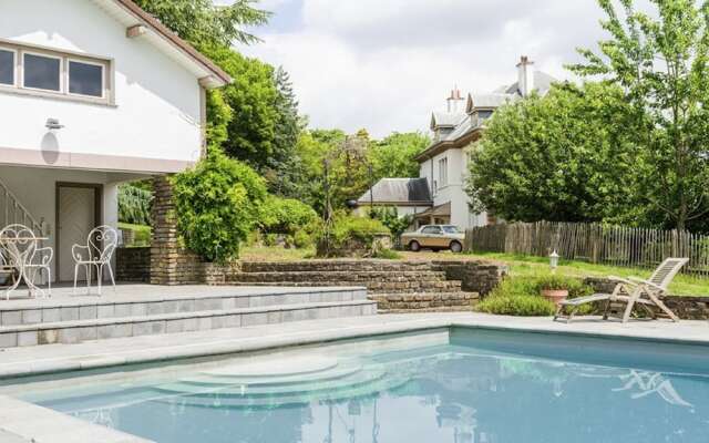 Ravishing Holiday Home in Ronse With Sauna