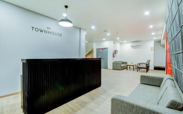 OYO Townhouse 402 HOTEL Santosh Palace