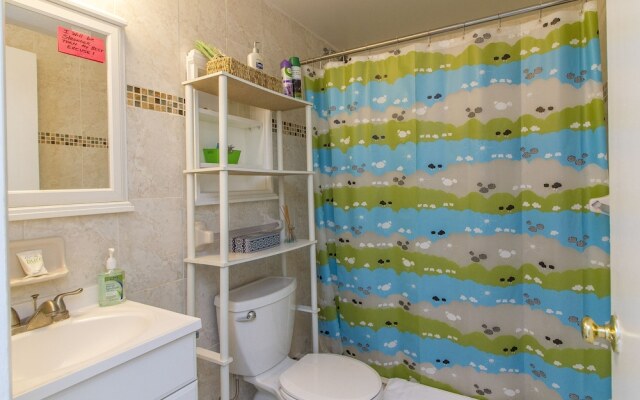 Creston House 9A by Vtrips