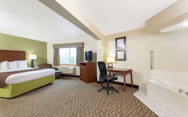 AmericInn by Wyndham Sheboygan