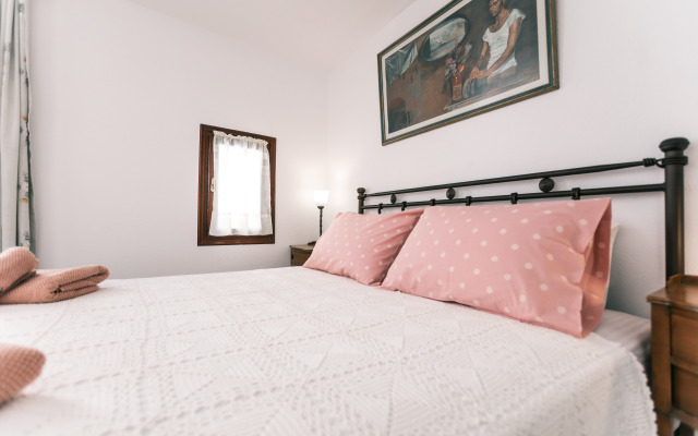 Arco Naxos Luxury Apartments
