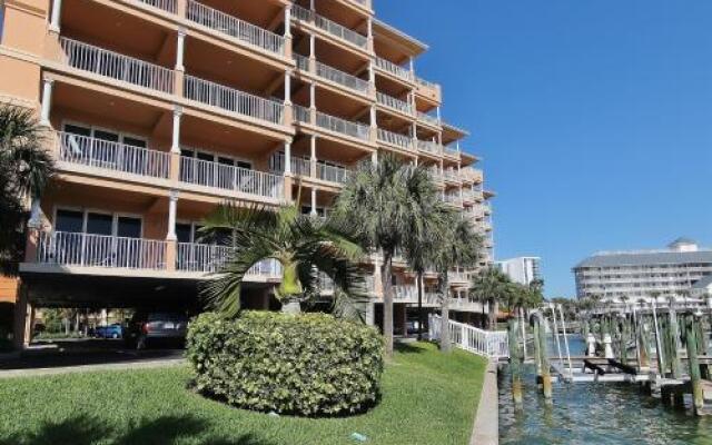 207 Harborview Grande