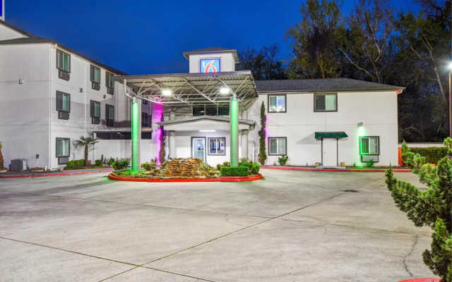 Motel 6 Humble, TX - Houston International Airport